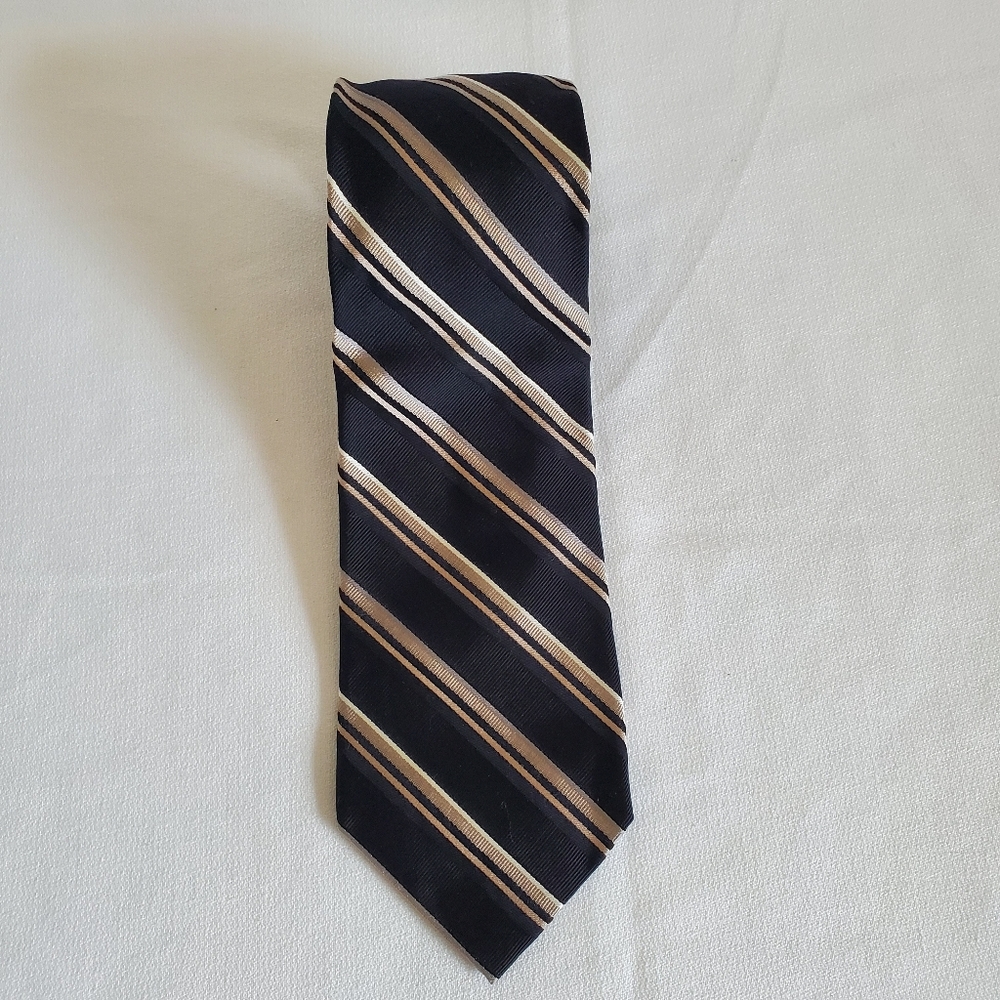 ROUNDTREE & YORKE Black & Tan Stripe Handmade All Silk Tie  ~ Dry Clean Only
